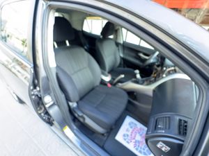 Toyota Auris 2.0 D4D Luna  - Foto 21