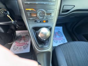 Toyota Auris 2.0 D4D Luna  - Foto 16