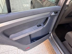 Volkswagen Touran 1.4 TSI 140 Highline  - Foto 11