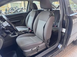 Ford Focus 1.6 TREND  - Foto 16