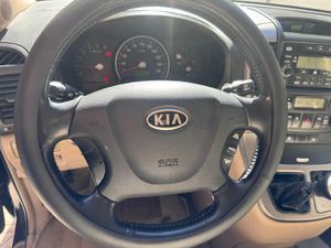 Kia Carnival 2.9 CRDi VGT Active  - Foto 25