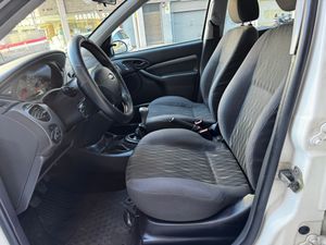 Ford Focus 1.6 TREND  - Foto 18