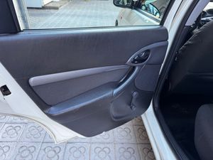 Ford Focus 1.6 TREND  - Foto 8