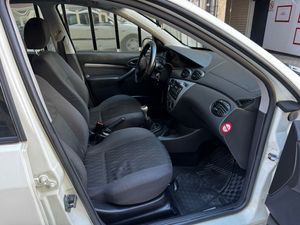 Ford Focus 1.6 TREND  - Foto 24