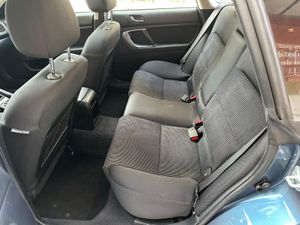 Subaru Outback 2.5  - Foto 13