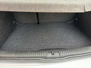 Volkswagen Golf  1.6 Conceptline 105CV  - Foto 10