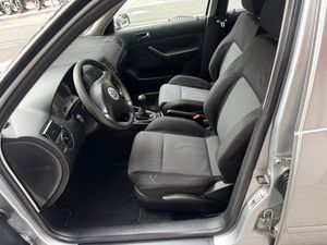 Volkswagen Golf  1.6 Conceptline 105CV  - Foto 16