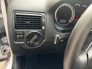 Volkswagen Golf  1.6 Conceptline 105CV  - Foto 17