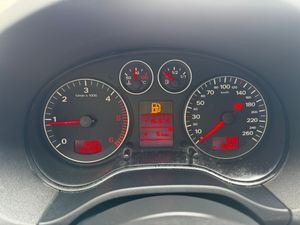 Audi A3 2.0 TDI AMBITION  - Foto 21