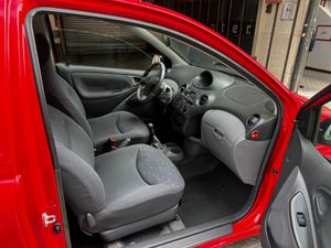 Toyota Yaris  1.0 VVTi T2  - Foto 22
