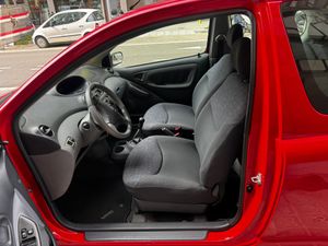 Toyota Yaris  1.0 VVTi T2  - Foto 15