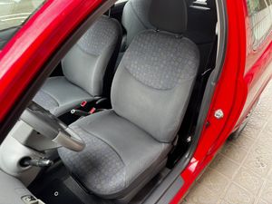 Toyota Yaris  1.0 VVTi T2  - Foto 14