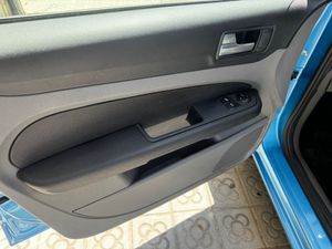 Ford Focus Berlina Business 1.6  - Foto 17