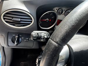 Ford Focus Berlina Business 1.6  - Foto 21