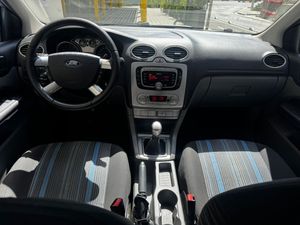 Ford Focus Berlina Business 1.6  - Foto 11
