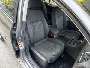 Volkswagen Golf 1.6 TDI 105cv BlueMotion  - Foto 25