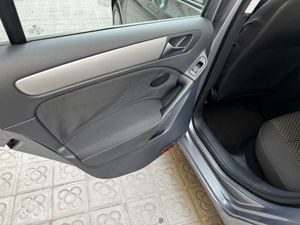 Volkswagen Golf 1.6 TDI 105cv BlueMotion  - Foto 11