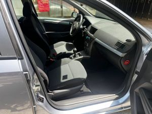 Opel Astra 1.6 Enjoy  - Foto 24