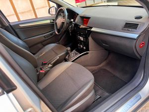 Opel Astra 1.7 CDTi Edition  - Foto 25