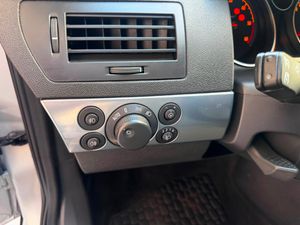 Opel Astra 1.7 CDTi Edition  - Foto 19