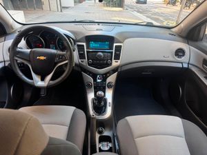 Chevrolet Cruze 2.0 VCDi 16V LS+ AA  - Foto 14
