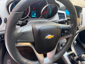 Chevrolet Cruze 2.0 VCDi 16V LS+ AA  - Foto 24
