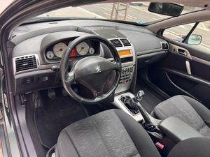Peugeot 407 Confort 2.0  - Foto 17