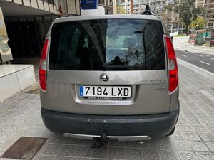 Skoda Roomster 1.6 TDi CR 90cv Elegance  - Foto 6