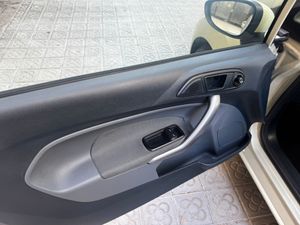 Ford Fiesta 1.4 TDCi Ambiente  - Foto 13