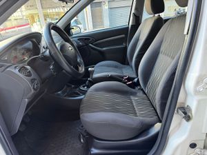 Ford Focus 1.6 TREND  - Foto 19