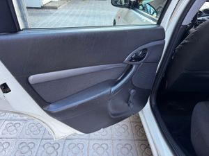 Ford Focus 1.6 TREND  - Foto 9