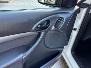 Ford Focus 1.6 TREND  - Foto 17