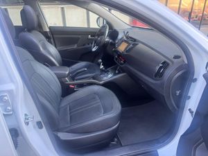 Kia Sportage 2.0 CRDI VGT Emotion 4x4  - Foto 30