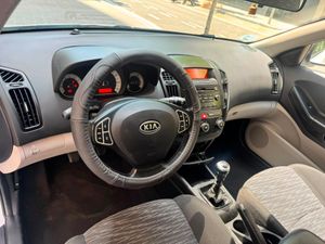 Kia ProCeed 1.4 CVVT Concept  - Foto 17