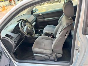 Volkswagen Polo 1.4 Advance 80cv  - Foto 13