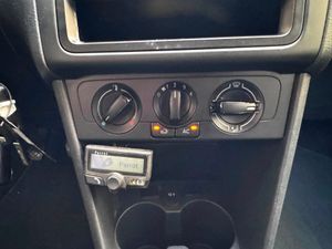 Volkswagen Polo 1.6 TDI 90cv Advance  - Foto 22