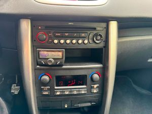 Peugeot 207 Confort 1.6 HDI 90  - Foto 21