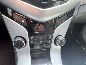 Chevrolet Cruze 1.6 16V L  - Foto 20