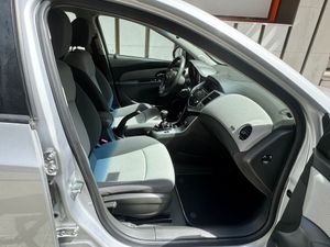 Chevrolet Cruze 1.6 16V L  - Foto 23
