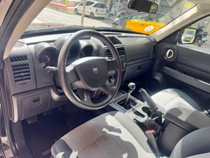 Dodge Nitro 2.8 CRD SE 4WD  - Foto 22