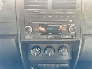 Dodge Nitro 2.8 CRD SE 4WD  - Foto 25
