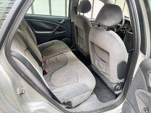 Citroën C5 1.8i 16v LX  - Foto 13