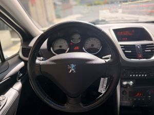 Peugeot 207 SW Outdoor 1.6 HDI 110 FAP  - Foto 17