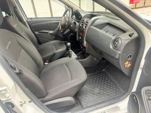 Dacia Duster Laureate dCi 90 4X2 EU6  - Foto 29