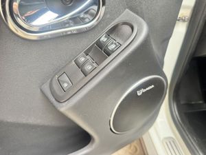 Dacia Duster Laureate dCi 90 4X2 EU6  - Foto 19