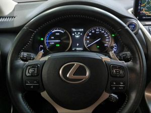 Lexus NX 2.5 300h Executive Kick Power+Navig  - Foto 15