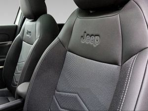 Jeep Avenger BEV 115kW (156CV) Summit  - Foto 19