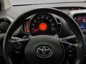 Toyota Aygo 1.0 70 x-play  - Foto 14