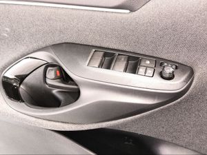 Toyota Yaris 1.5 120H Style Plus  - Foto 23