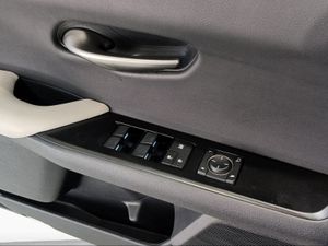 Lexus UX 2.0 250h Premium  - Foto 18